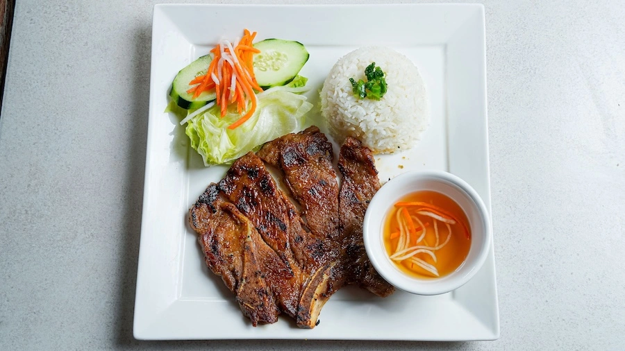 C12 - Grilled Pork Chop & Rice